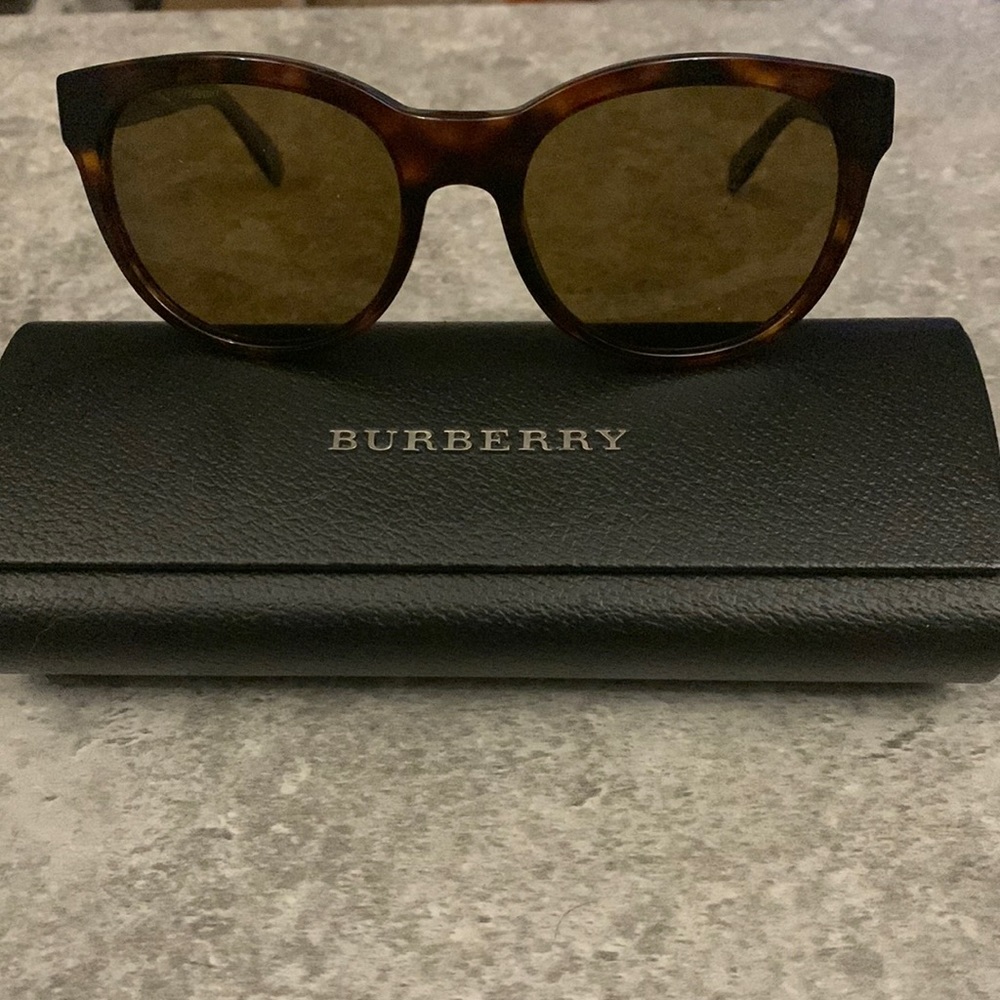 Burberry 4132 Tortoise Shell Brown Polarized Round Cat Eye
